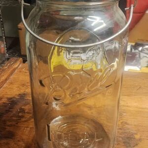 1 Gallon Ideal Ball Eagle Heavy Clear Glass Wire Bale Latch Top Jar Collectible.